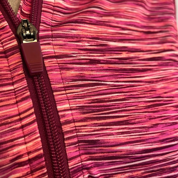 Long sleeved active wear shirt - Picture 2 of 4